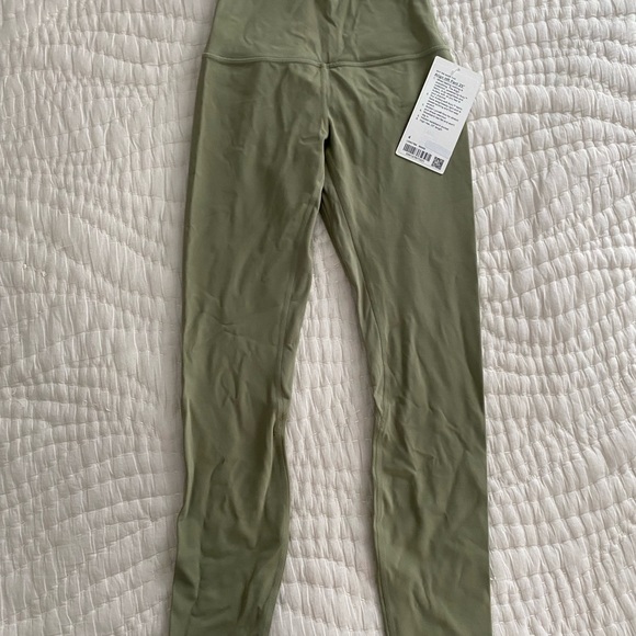 NWT lululemon align HR pants 25” - Picture 4 of 5